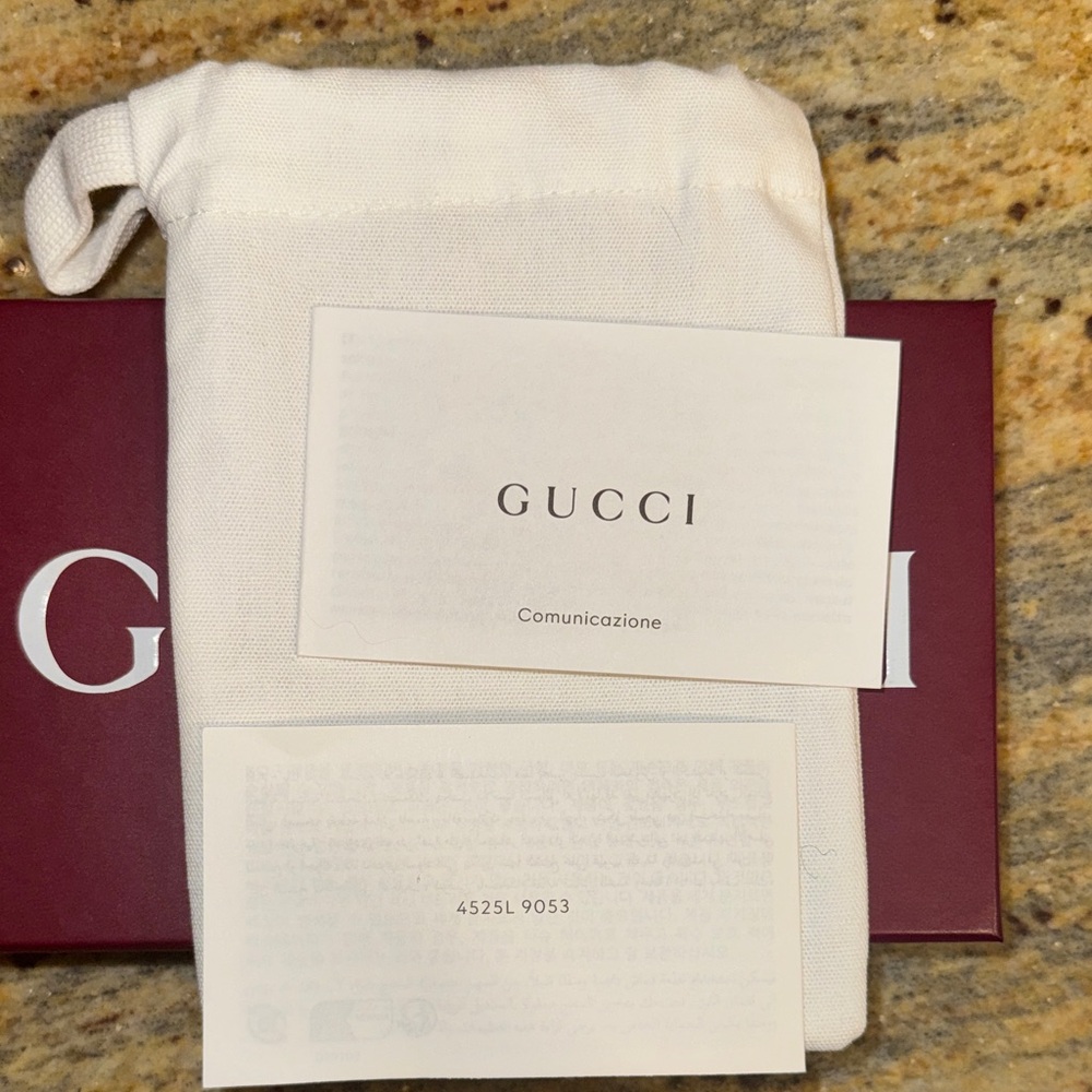 Gucci Deep Red Coin pouch ,, polished Leather with Gold Zip Bamboo charm NWT - Picture 8 of 9